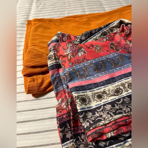 Floral Print Flare Leg Pant pair - Picture 2 of 6